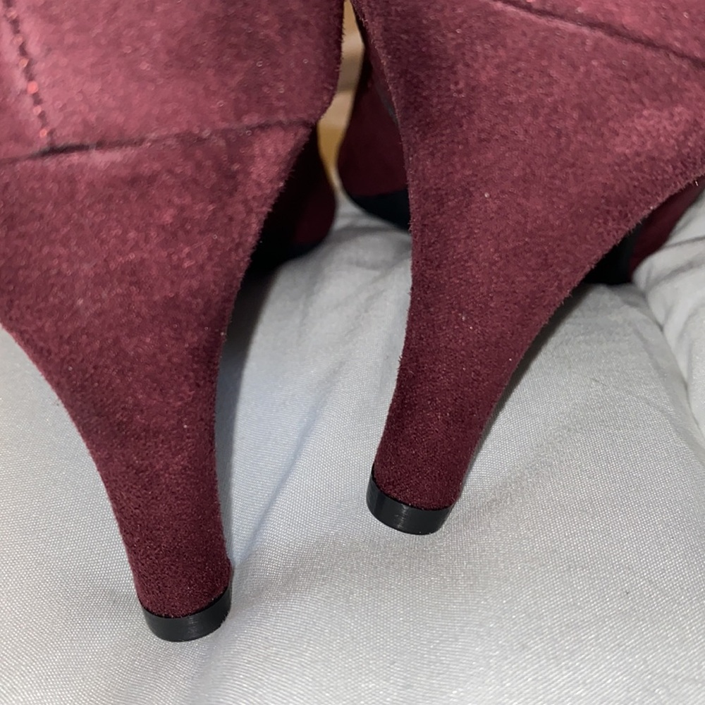 Karen Scott Hanna Wine Purple Suede Heel Dress Boots NEW - Picture 6 of 10